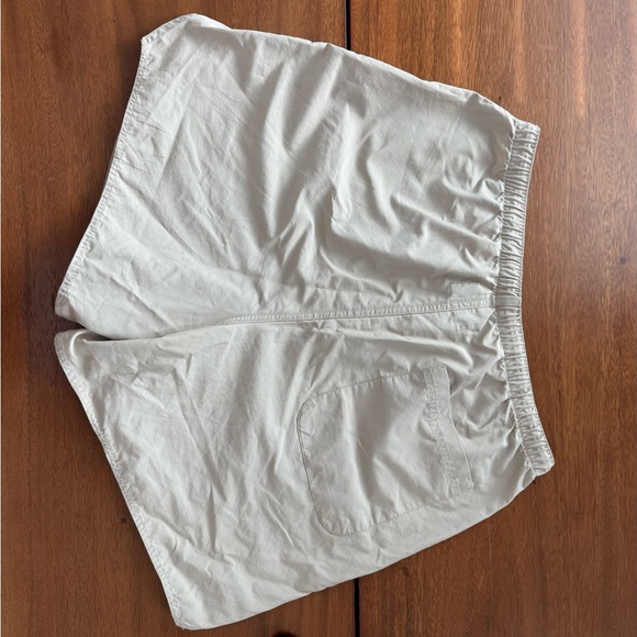 Fear of God Essentials Light Tan Shorts - Picture 5 of 5